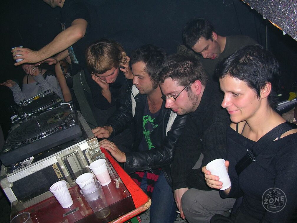 Z_30_10_04_DJs.jpg