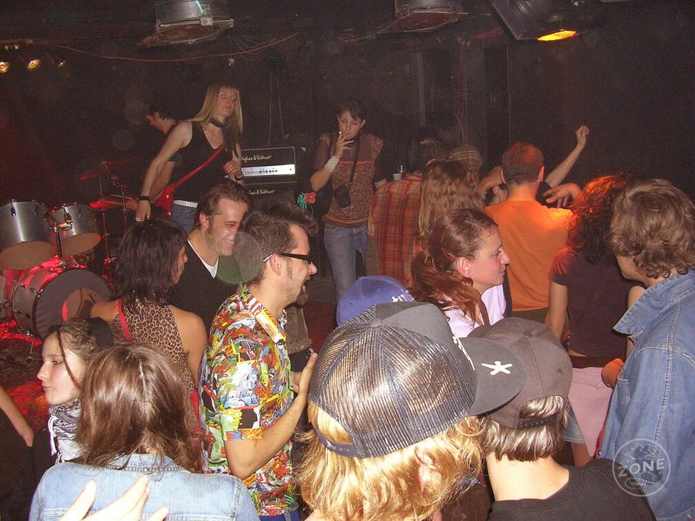 Z_30_10_04_dance_1.jpg